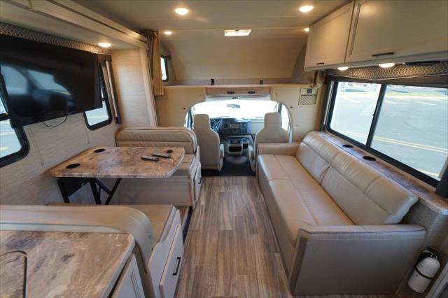 2021 Ford E-450 Cutaway 28Z