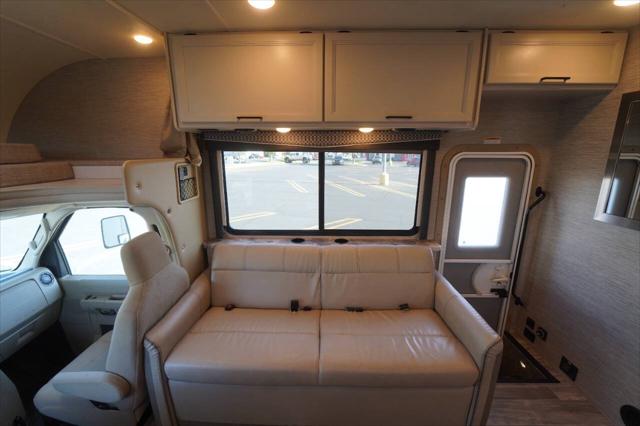 2021 Ford E-450 Cutaway 28Z