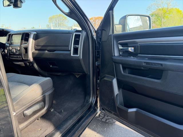 2022 Ram 1500 Classic Warlock Crew Cab 4x4 5'7" Box