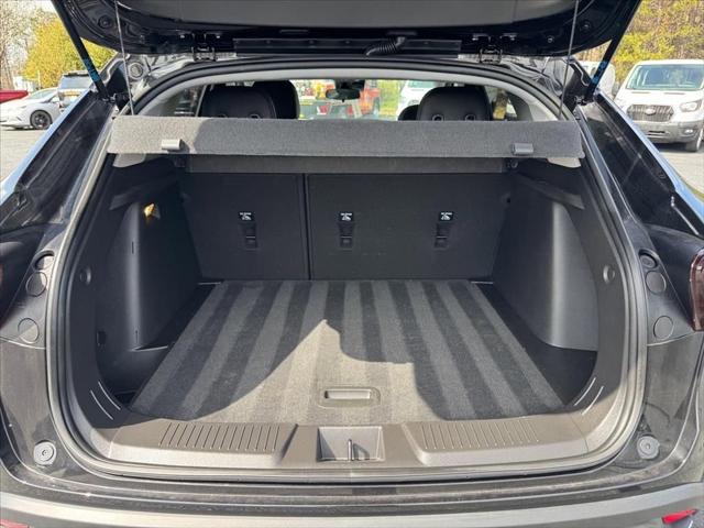 2025 Chevrolet Trax FWD LT