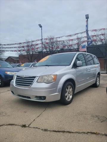 2009 Chrysler Town & Country Touring for sale in Chicago, IL