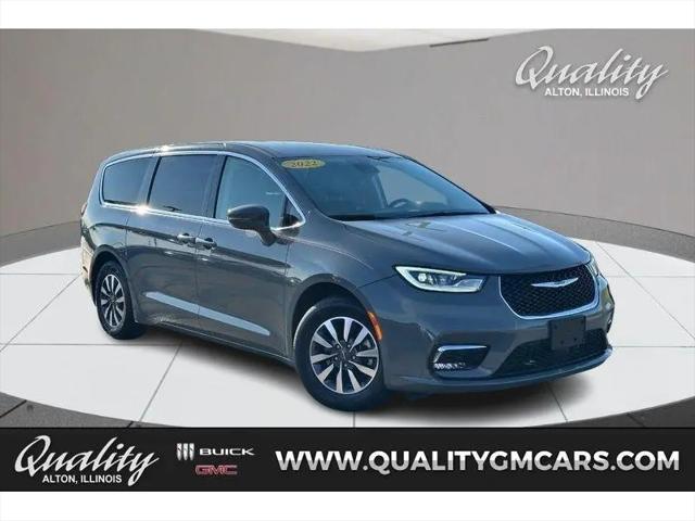 2022 Chrysler Pacifica Hybrid Touring L for sale in Alton, IL
