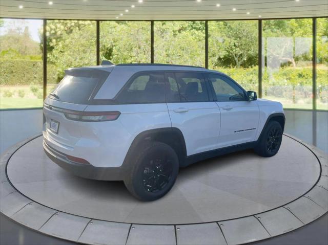 2026 Jeep Grand Cherokee GRAND CHEROKEE LAREDO ALTITUDE 4X4 2026 Jeep Grand Cherokee GRAND CHEROKEE LAREDO ALTITUDE 4X4