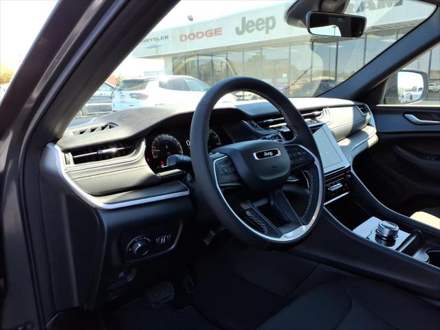 2026 Jeep Grand Cherokee Laredo 4x2
