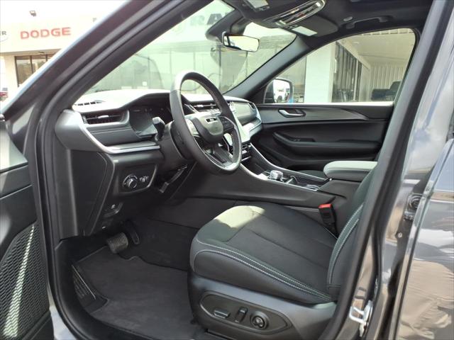 2026 Jeep Grand Cherokee Altitude 4x2