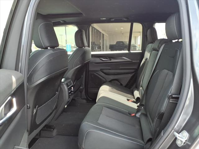 2026 Jeep Grand Cherokee Altitude 4x2
