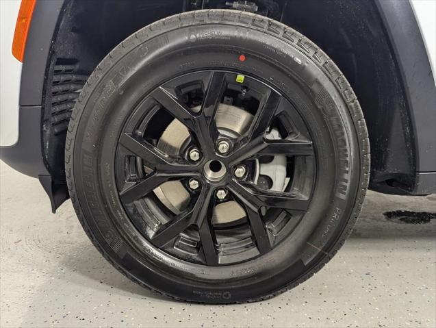 2026 Jeep Grand Cherokee Altitude 4x2