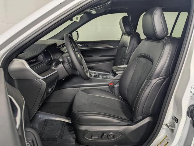 2026 Jeep Grand Cherokee Altitude 4x2