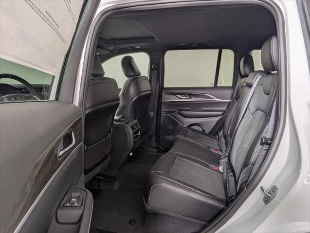 2026 Jeep Grand Cherokee Altitude 4x2
