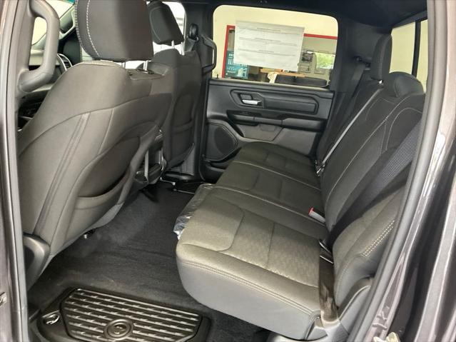 2026 Ram 1500 Express Crew Cab 4x4 5'7" Box