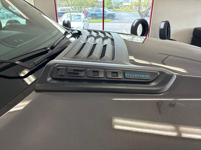 2026 Ram 1500 Express Crew Cab 4x4 5'7" Box