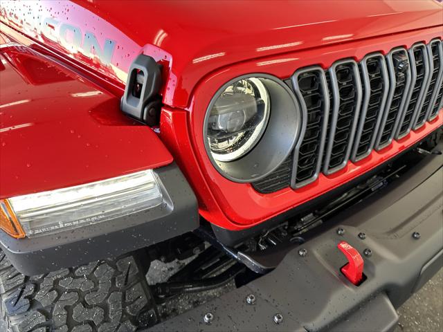 New 2026 Firecracker Red Clear-Coat Exterior Paint Jeep Rubicon image 37