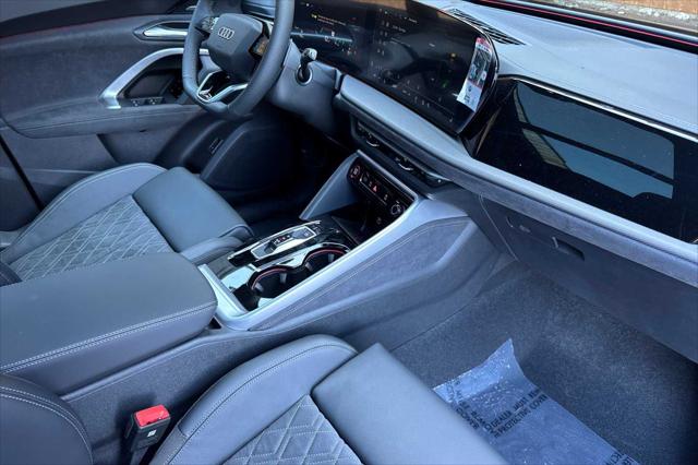 2025 Audi SQ5 Premium Plus TFSI quattro S tronic