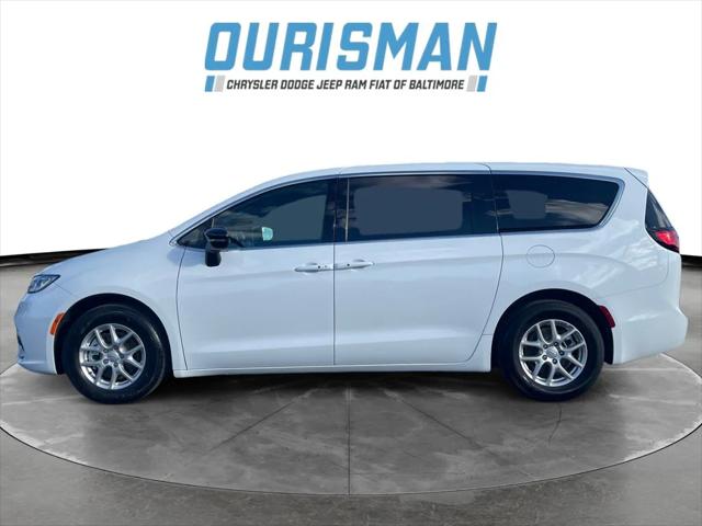 2025 Chrysler Pacifica Select