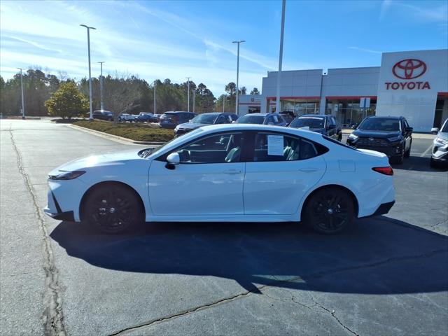 2025 Toyota Camry SE