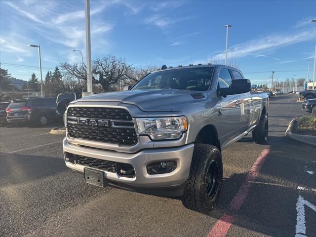 2022 RAM 3500 Big Horn Crew Cab 4x4 8 Box