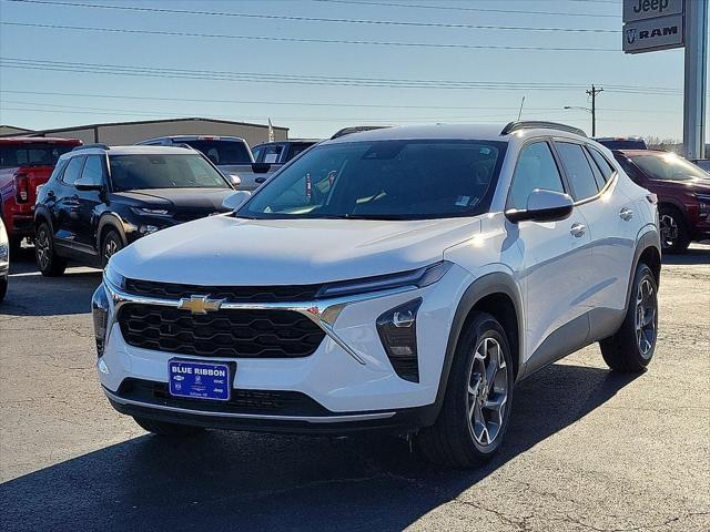 2025 Chevrolet Trax FWD LT
