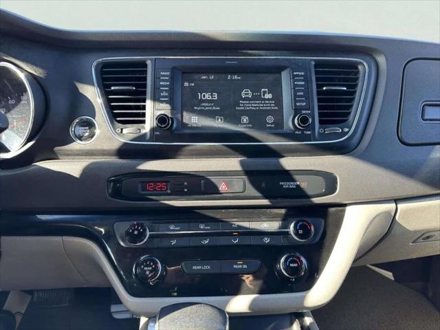 2017 Kia Sedona LX