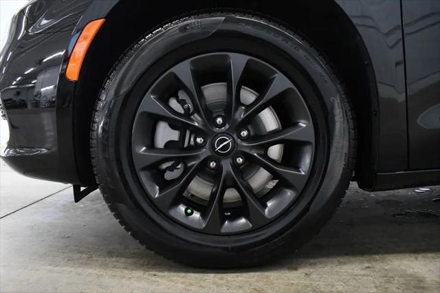 2026 Chrysler Pacifica Select AWD