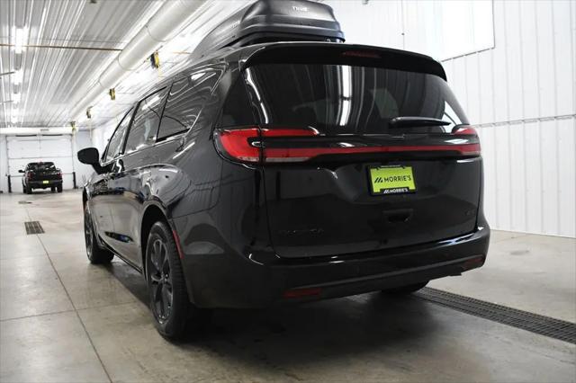 2026 Chrysler Pacifica Select AWD