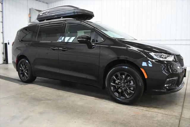 2026 Chrysler Pacifica Select AWD