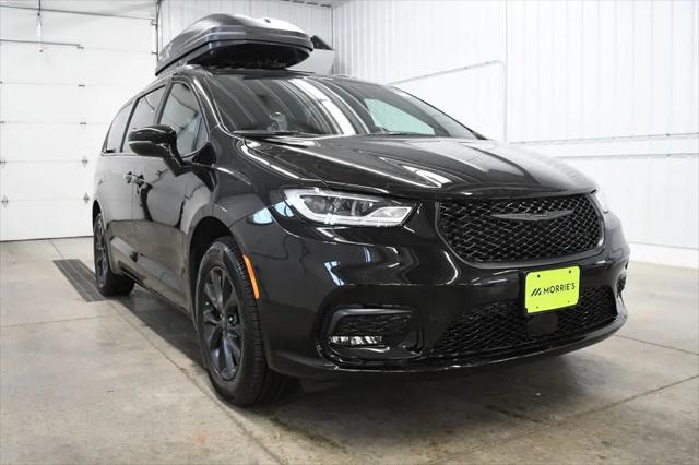 2026 Chrysler Pacifica Select AWD
