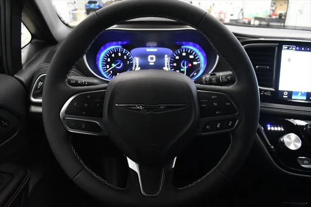 2026 Chrysler Pacifica Select AWD