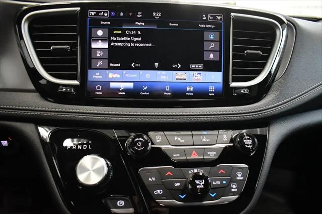 2026 Chrysler Pacifica Select AWD