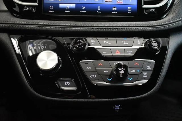 2026 Chrysler Pacifica Select AWD