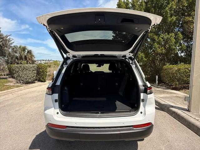 2026 Jeep Grand Cherokee Limited 4x2