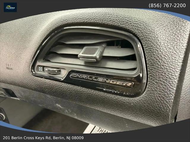 2015 Dodge Challenger SXT