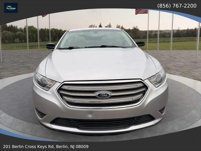 2016 Ford Taurus SE