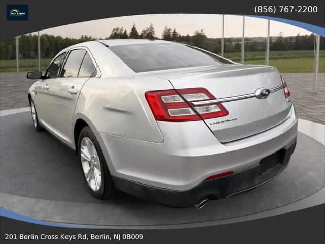 2016 Ford Taurus SE