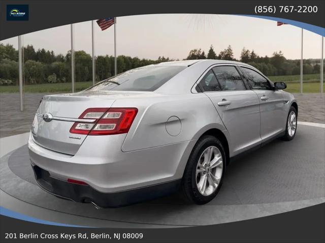 2016 Ford Taurus SE