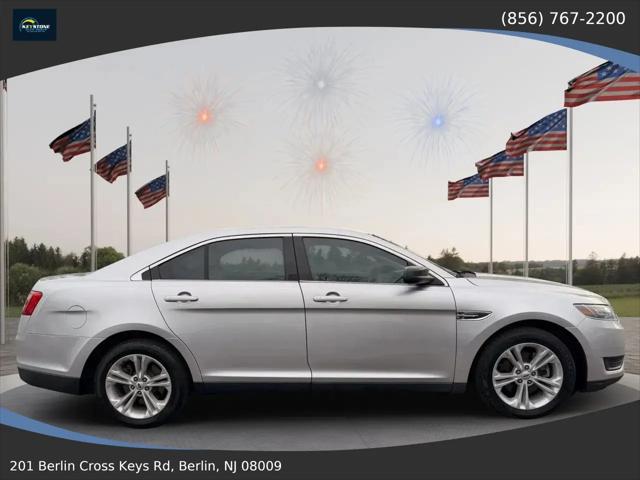 2016 Ford Taurus SE