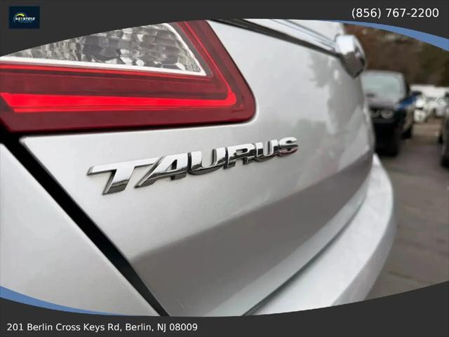 2016 Ford Taurus SE
