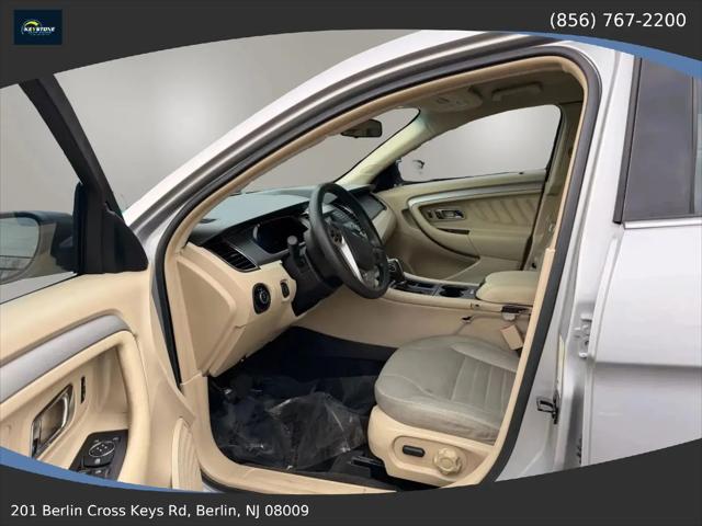 2016 Ford Taurus SE