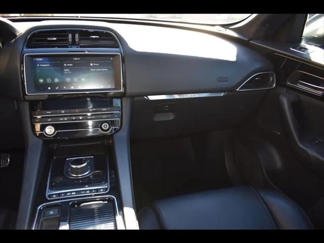 2019 Jaguar F-PACE 25t Premium
