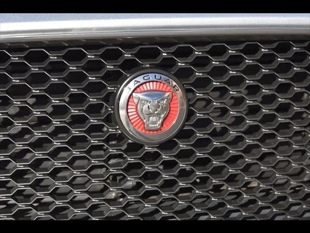 2019 Jaguar F-PACE 25t Premium