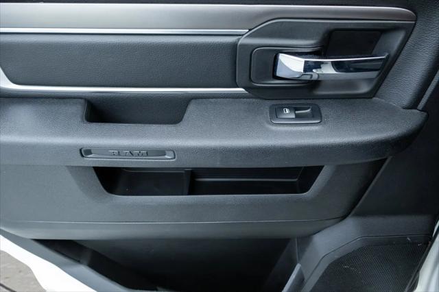 2024 Ram 1500 Classic Warlock Crew Cab 4x2 5'7" Box