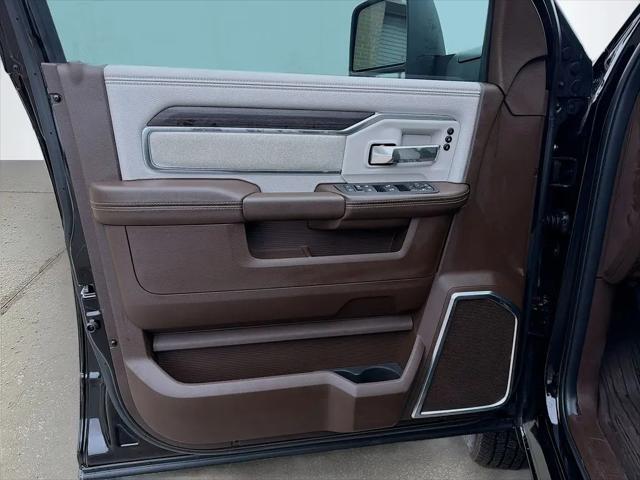 2026 Ram 3500 Laramie Crew Cab 4x4 8' Box