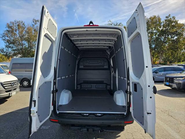 2026 Mercedes-Benz Sprinter 2500 Standard Roof 4-Cyl Diesel