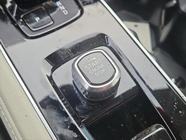 2026 Volvo XC90 Plug-In Hybrid Ultra, T8 AWD, Electric/Gasoline, Bright, 7 Seats