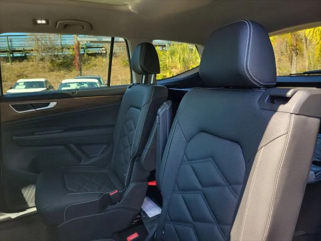 2026 Volkswagen Atlas SE with Technology