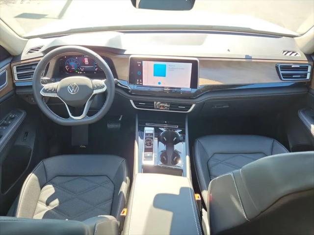 2026 Volkswagen Atlas SE with Technology