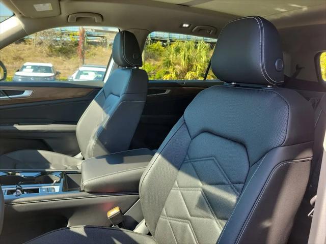 2026 Volkswagen Atlas SE with Technology