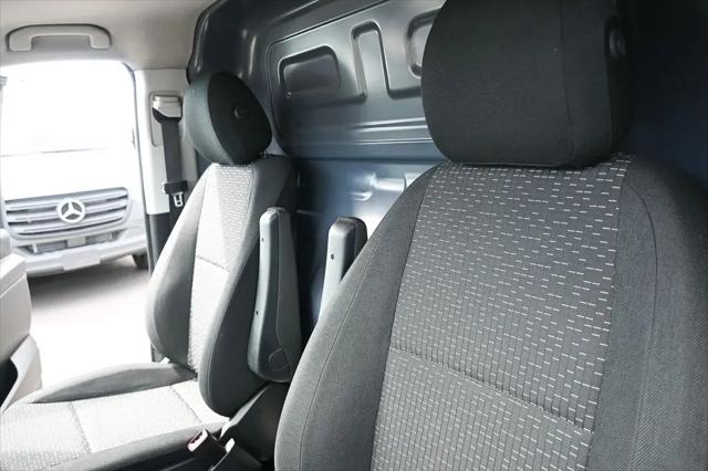 2023 Mercedes-Benz Metris Standard