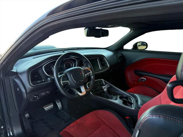 2016 Dodge Challenger 392 Hemi Scat Pack Shaker