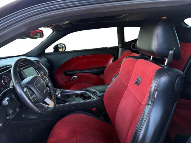 2016 Dodge Challenger 392 Hemi Scat Pack Shaker