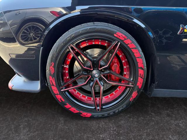 2016 Dodge Challenger 392 Hemi Scat Pack Shaker